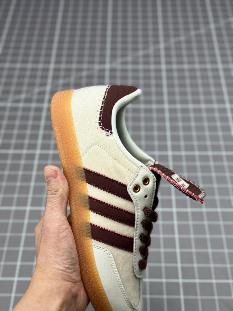 حذاء أديداس برايانا 160373