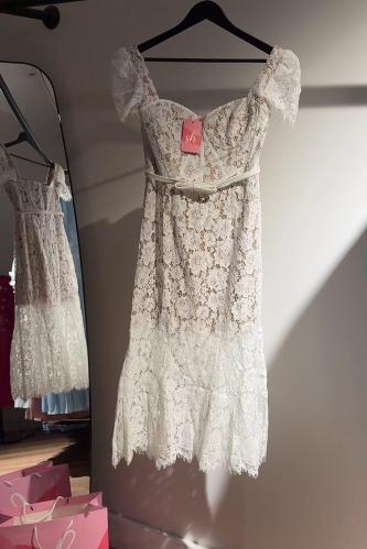 فستان دانتيل