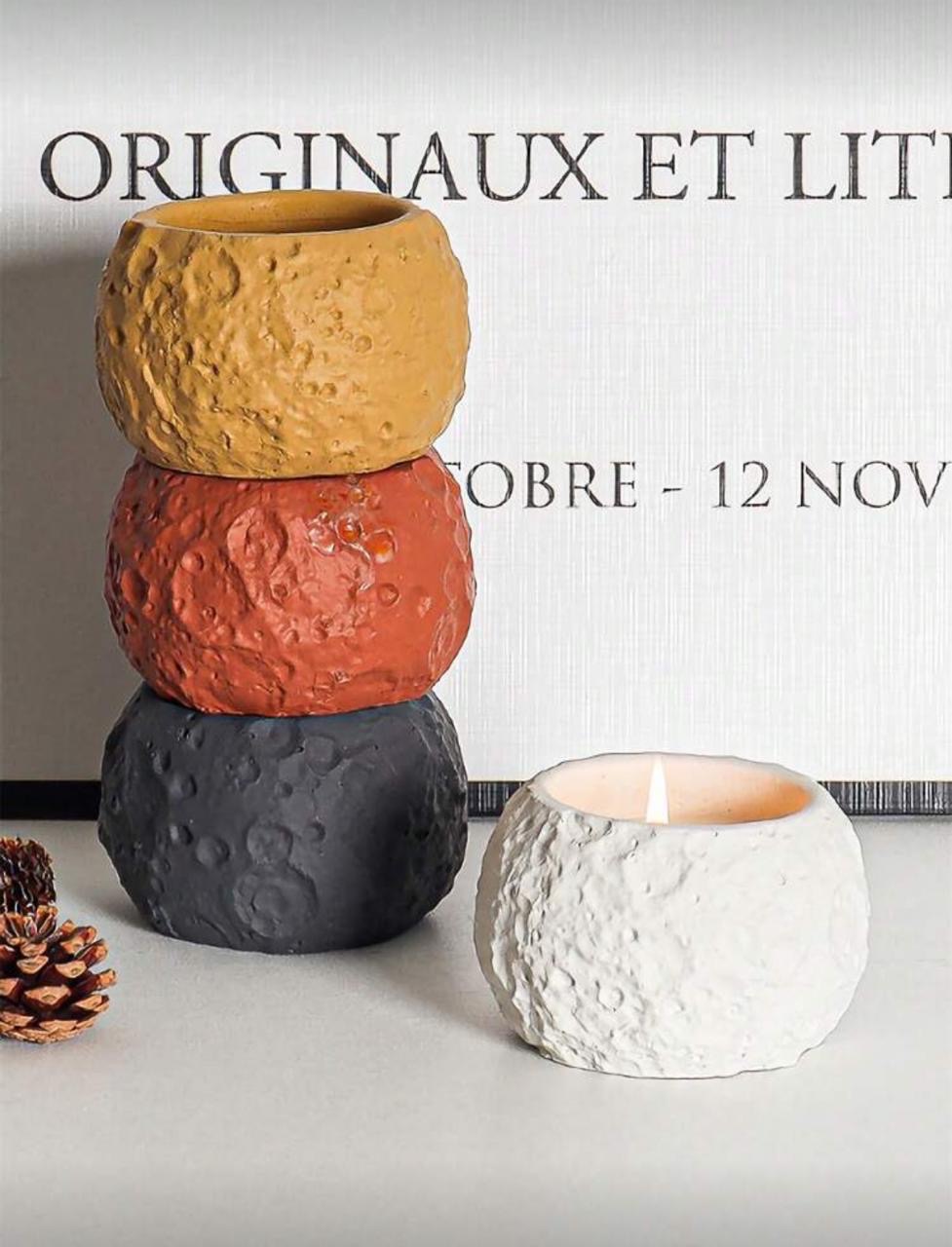 قالب بملمس الحجر الفضائي