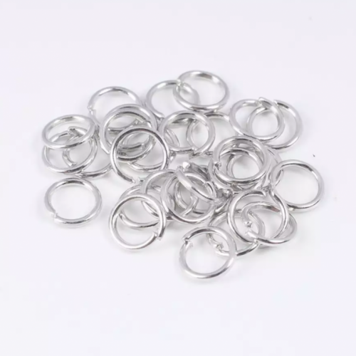 حلقات صغيره لون فضي 100 حبه