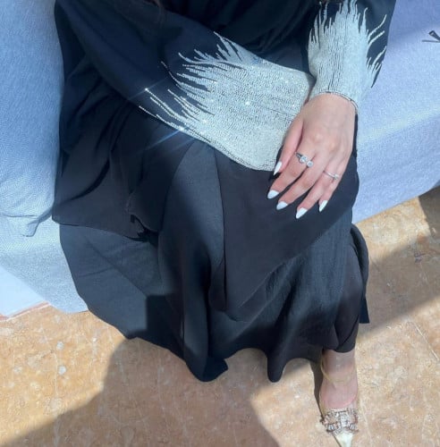 عَبـاه قماش كريب بحريني مع شَكّ