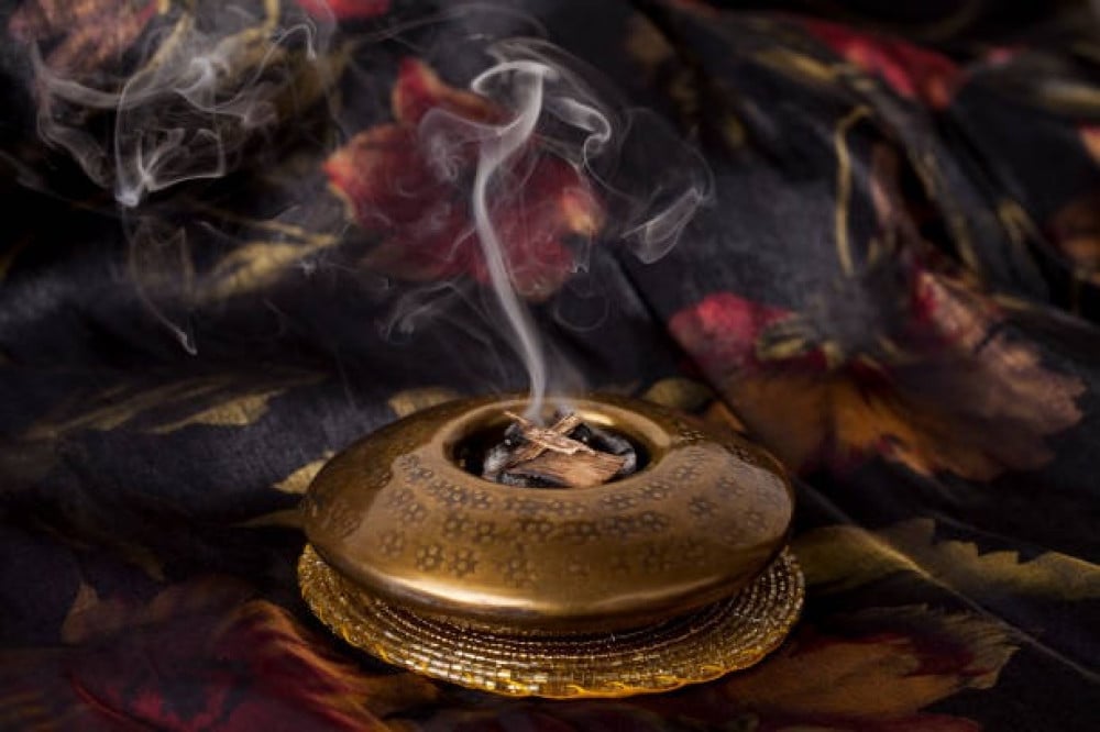 البخور ودهن العود السعودي