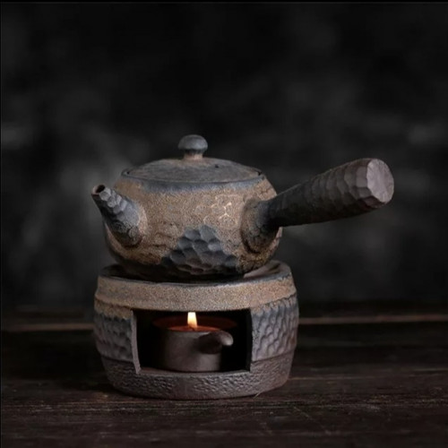 ابريق الشاي الياباني الحجري