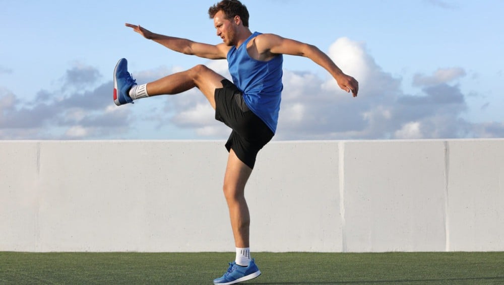 الاطالات الحركية (dynamic stretching)