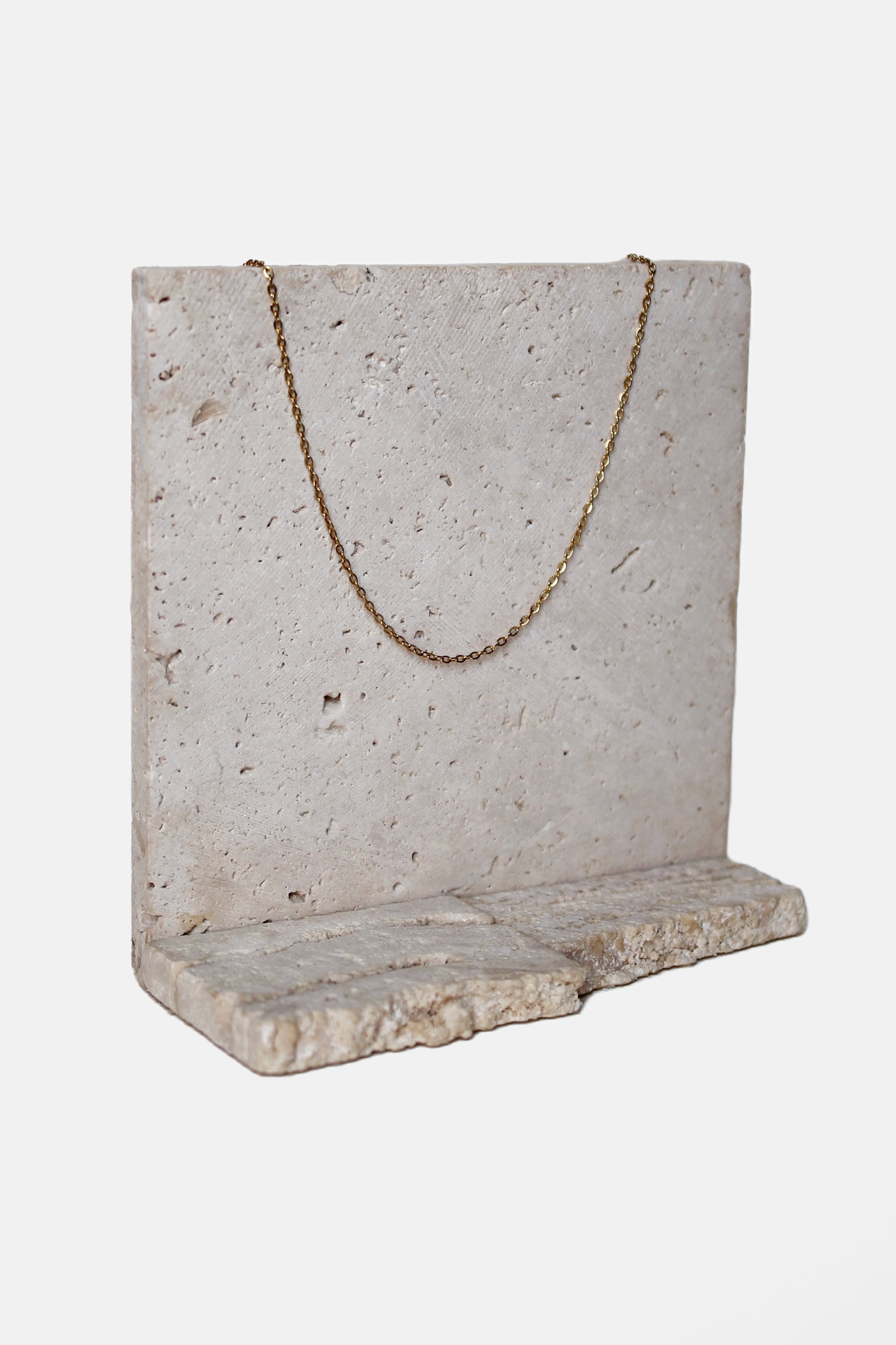 عقد مطلي ذهب 18K