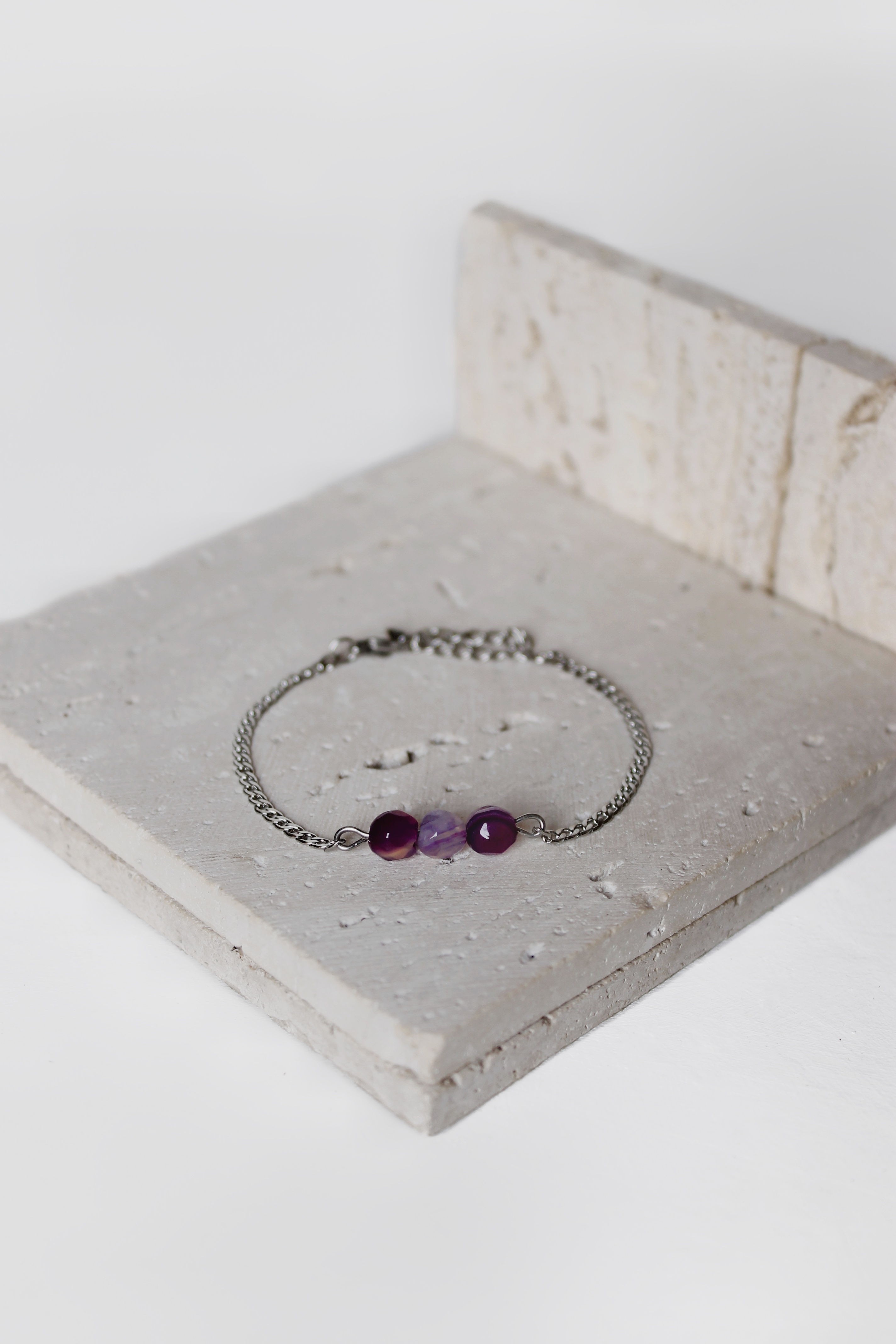 سوار حجر العقيق البنفسجي الثلاثي