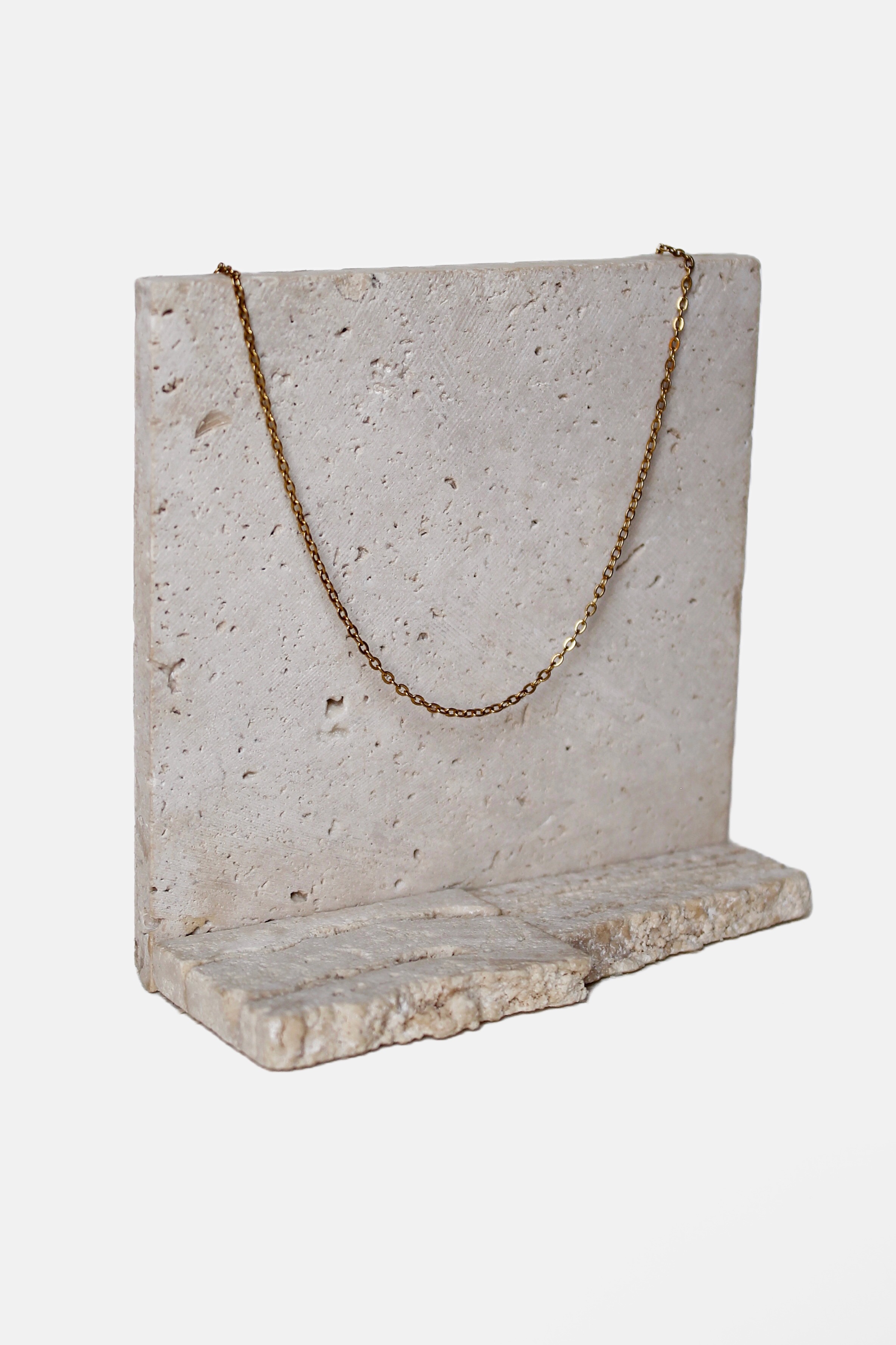 عقد مطلي ذهب 18K