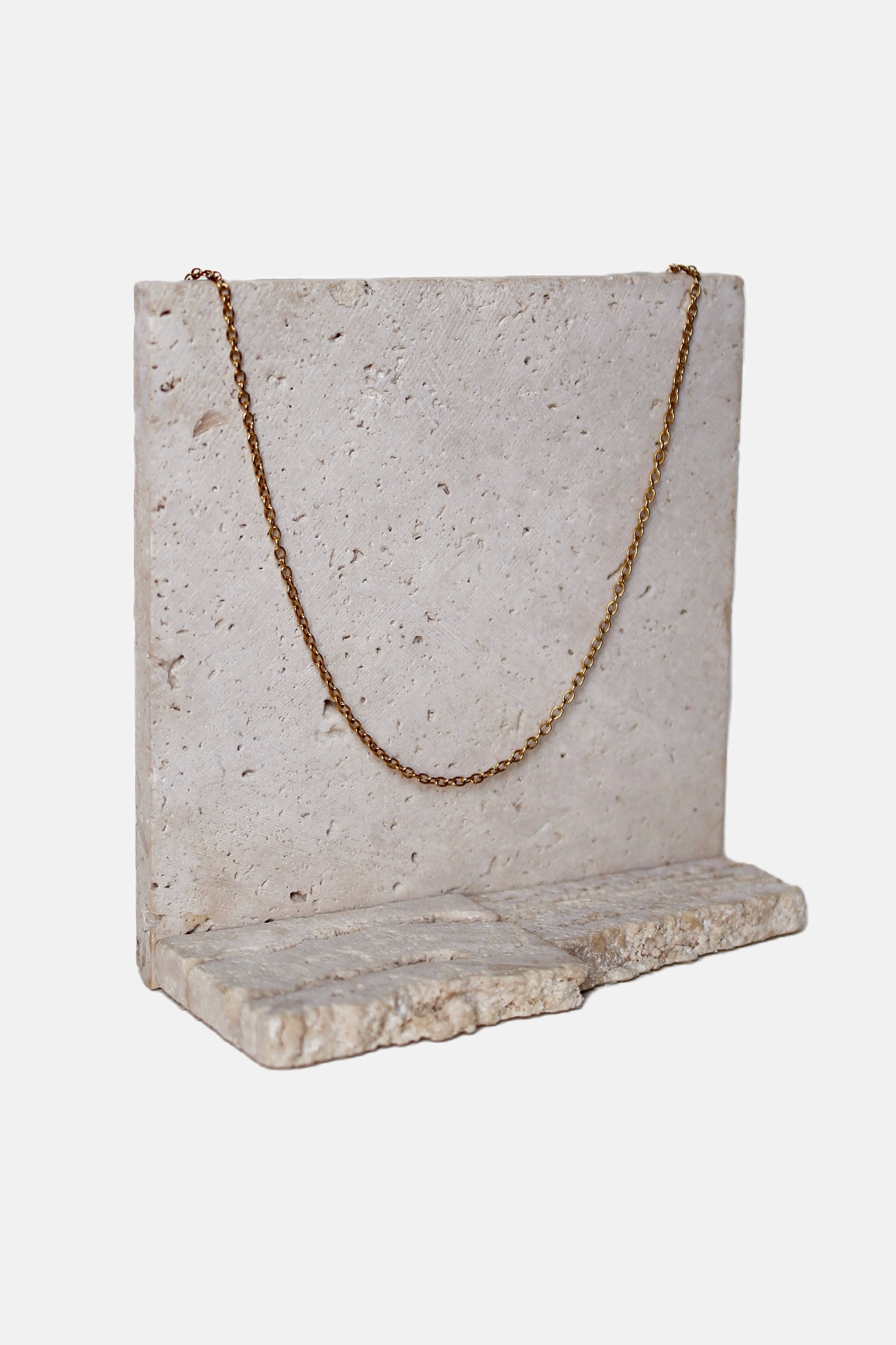 عقد مطلي ذهب 18K