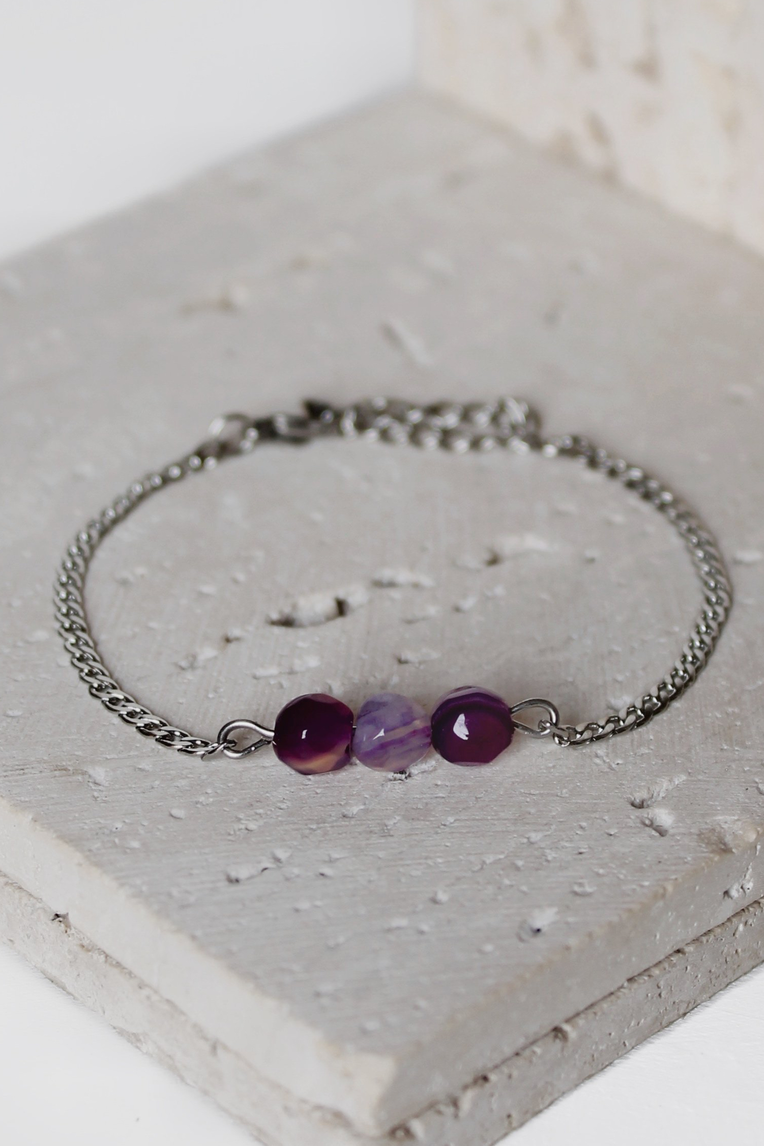 سوار حجر العقيق البنفسجي الثلاثي