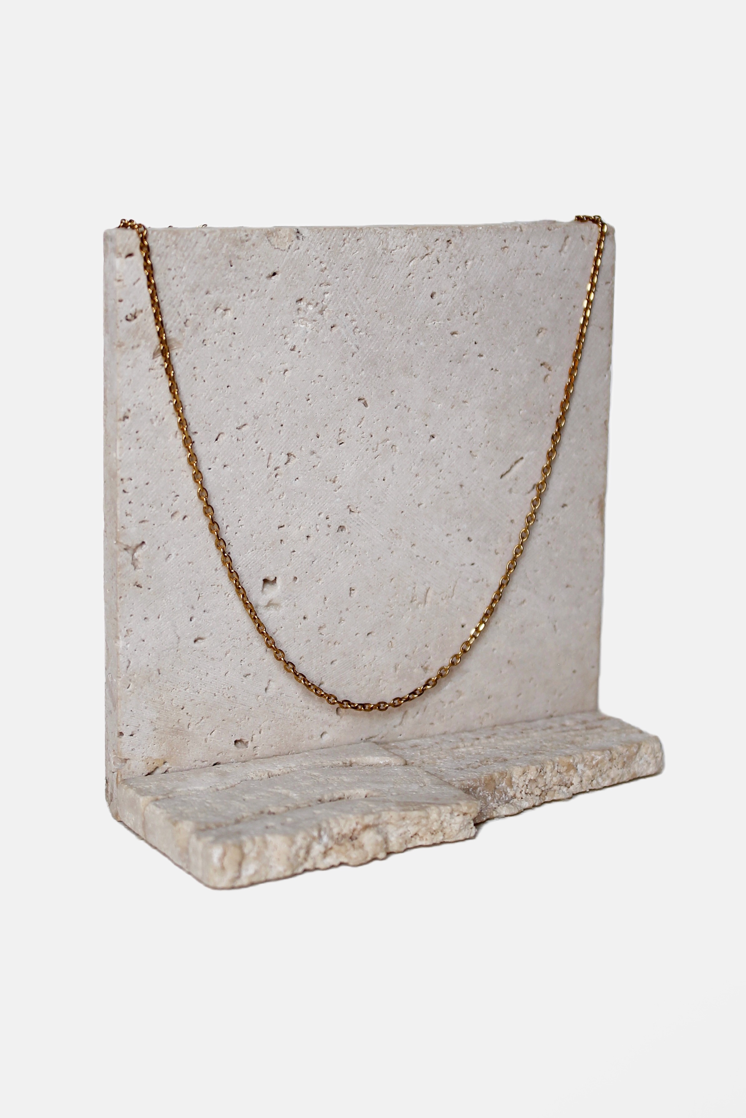 عقد مطلي ذهب 18K