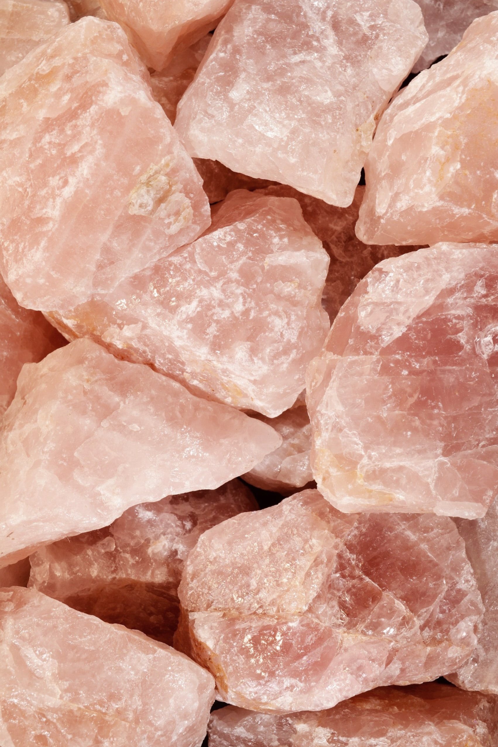 عقد حجر الكوارتز الوردي