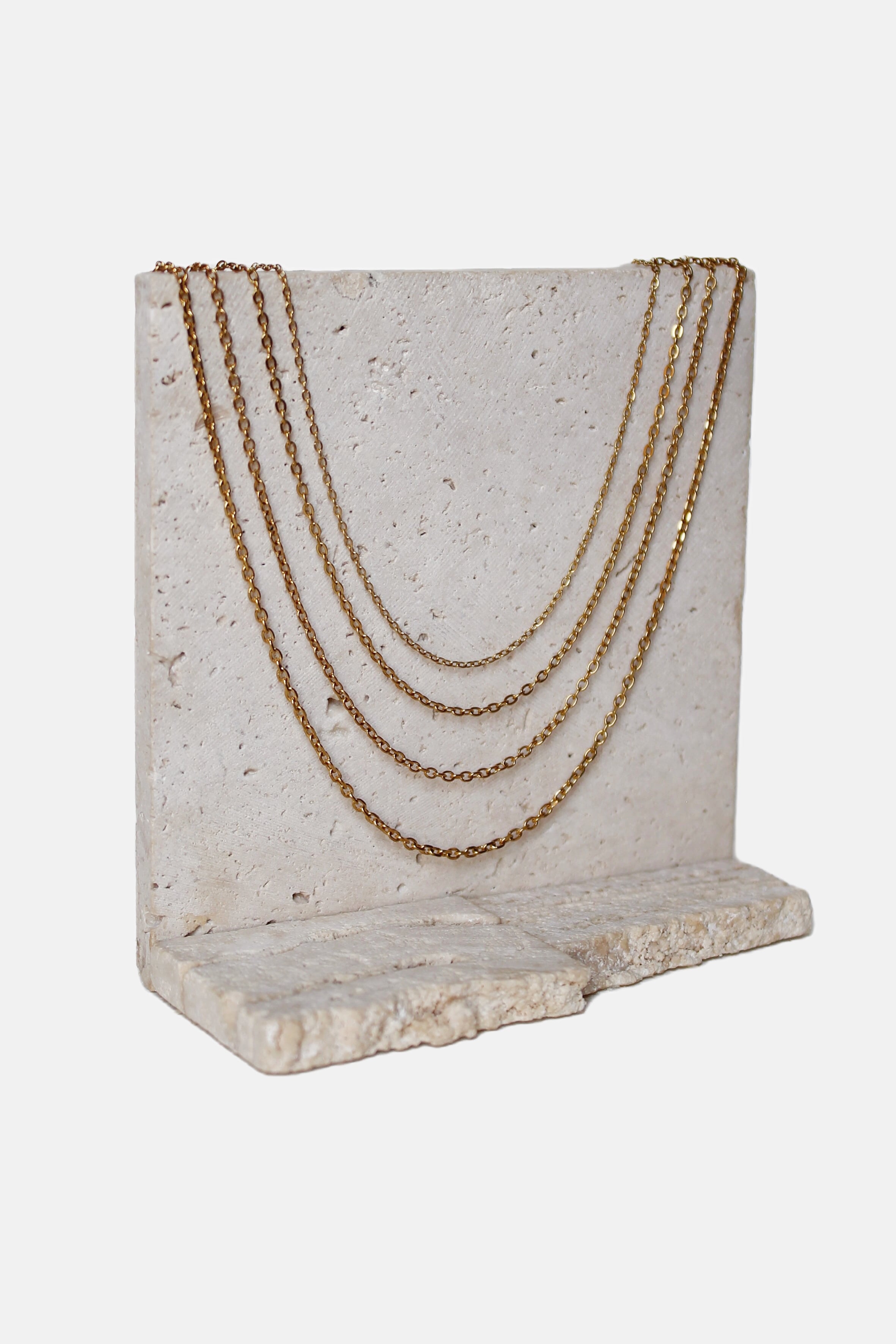 عقد مطلي ذهب 18K