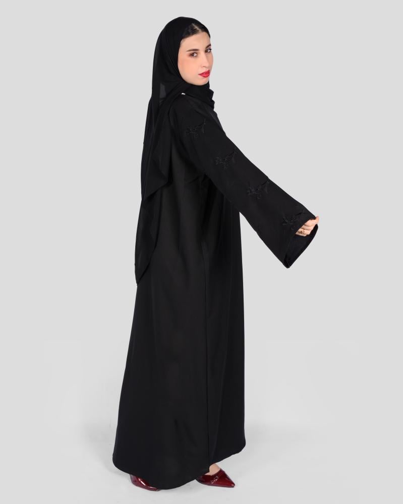 عباية سوداء نسائية كم مشجر