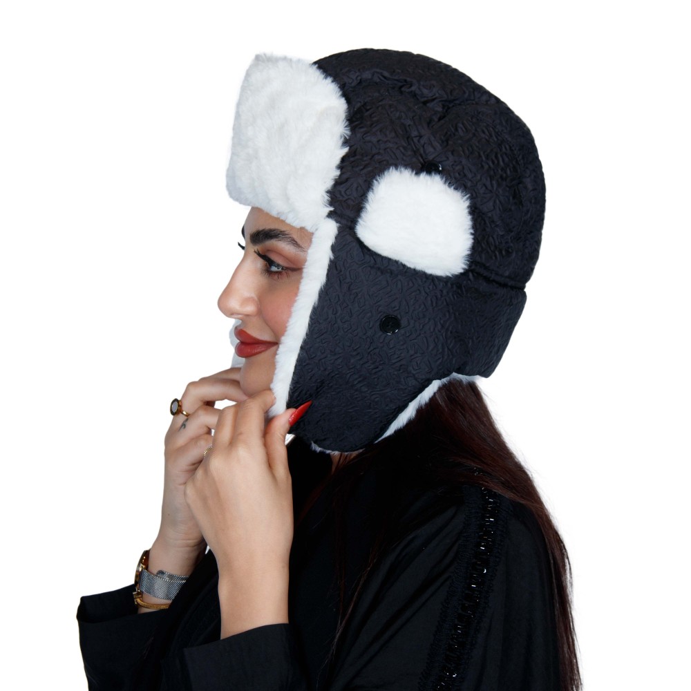 أسود