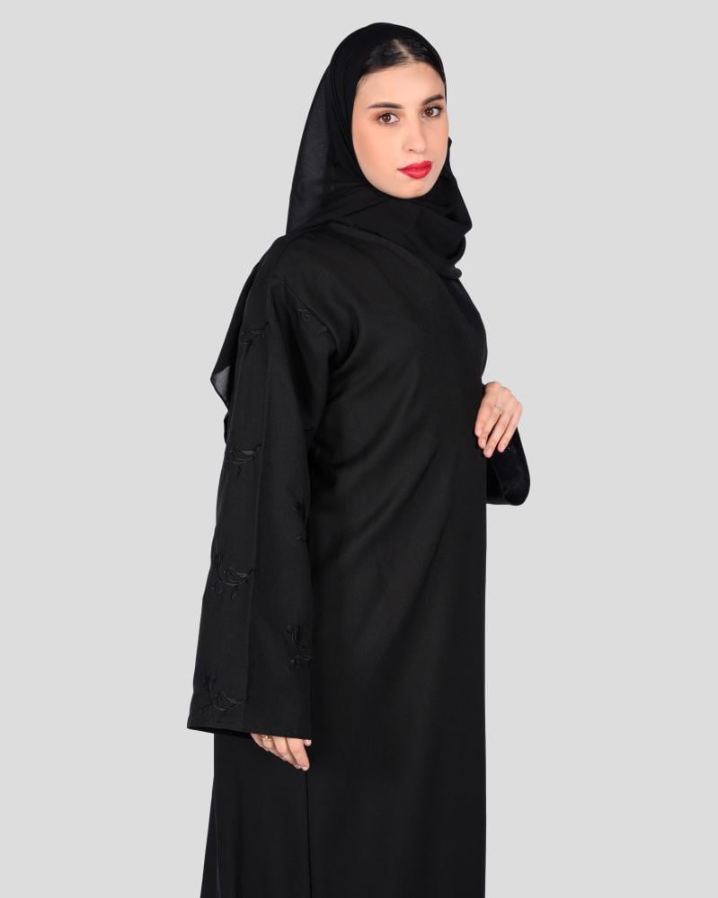 عباية سوداء نسائية كم مشجر