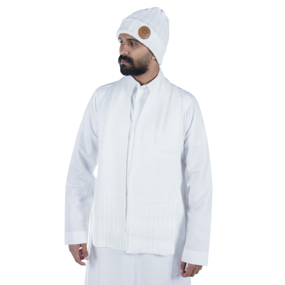 أبيض