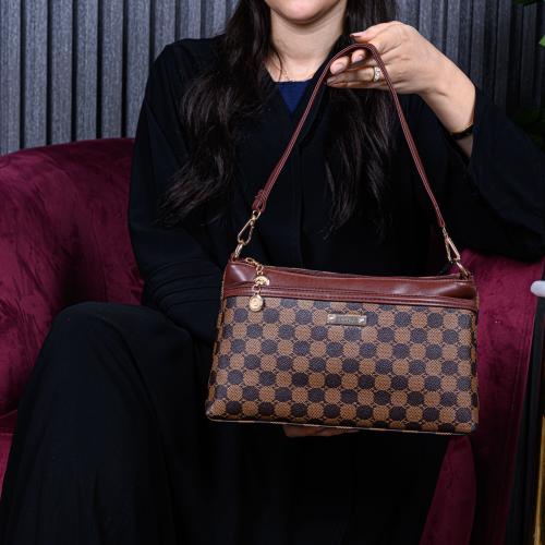 شنطة نسائية جلد عملية