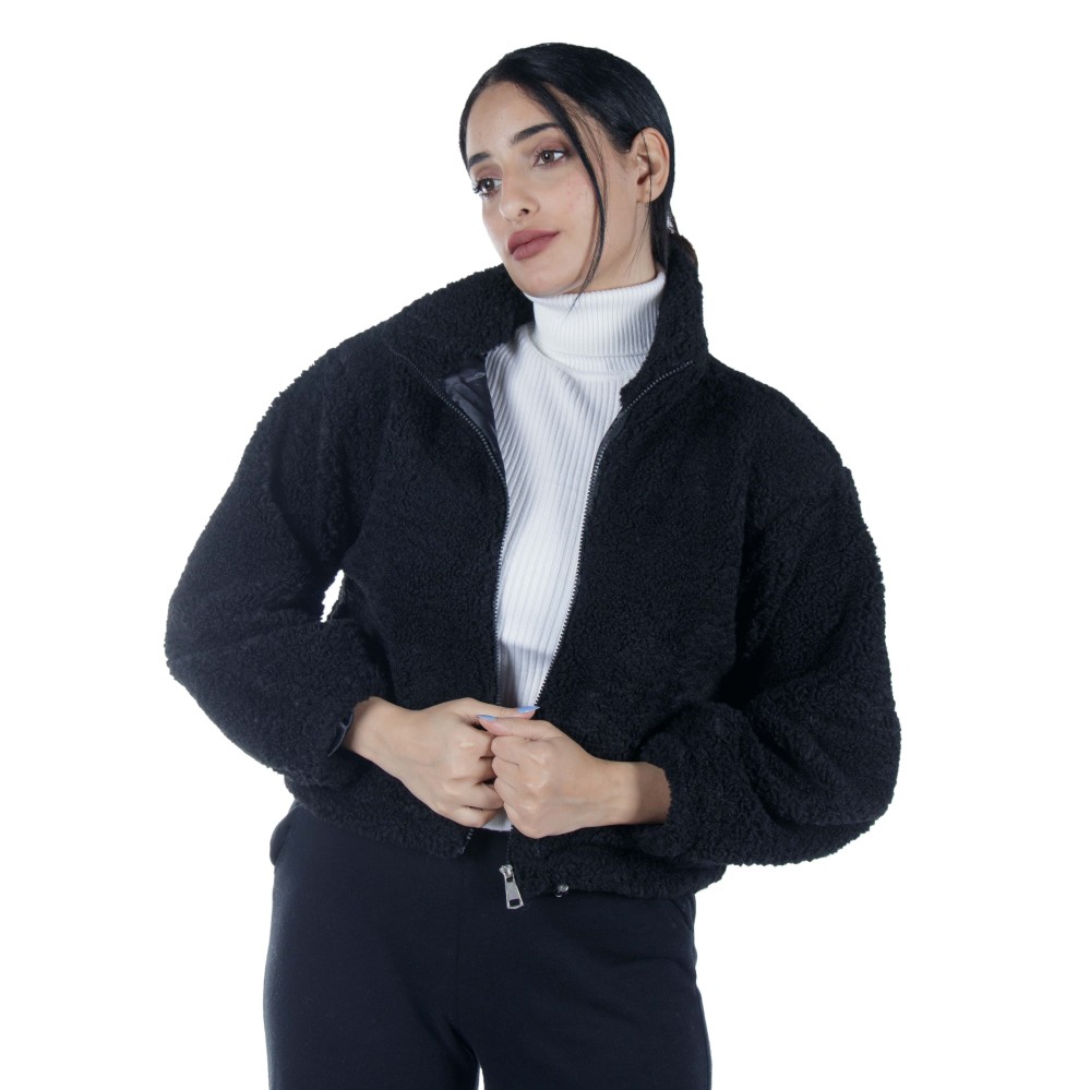 أسود