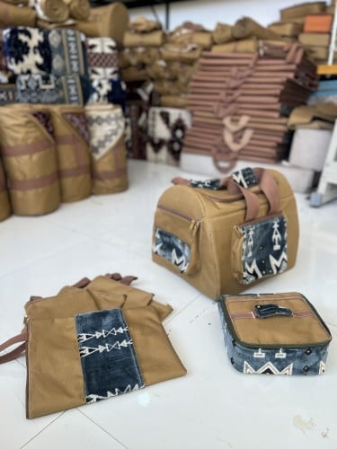 طقم عزبه مع نقشه ( شنطة عزبه مع عزل داخلي ضد الماء...