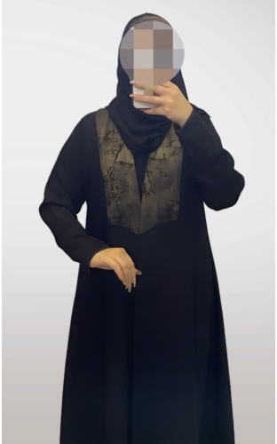عباية كريب اسود مع جاكار برونزي
