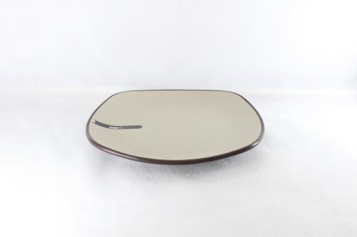 صحن ميلامين مربع بني