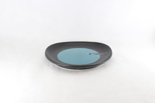صحن بورسلان اسود وتركوازي 23 سم