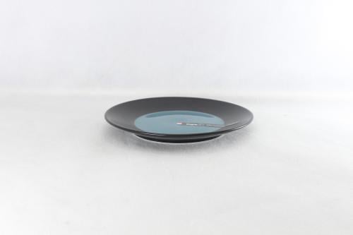 صحن بورسلان دائري اسود وتركوازي 18 سم