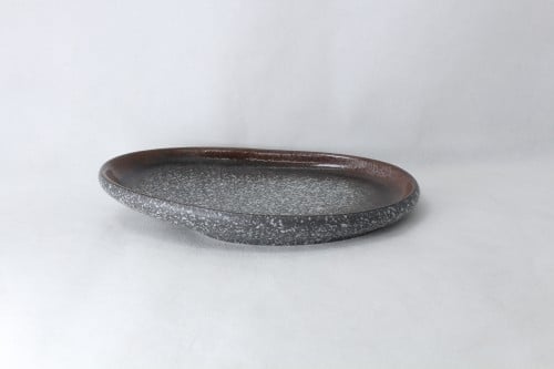 صحن بيضاوي حجري رصاصي