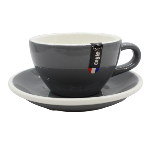 كوب قهوة مع صحن رصاصي