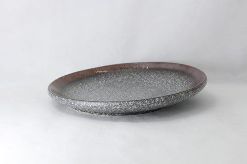 صحن دائري حجري رصاصي