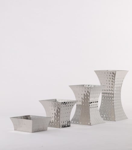 ستاند هرمي فضي