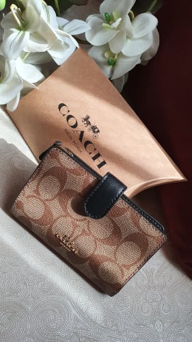 محفظة ماركة كوتش