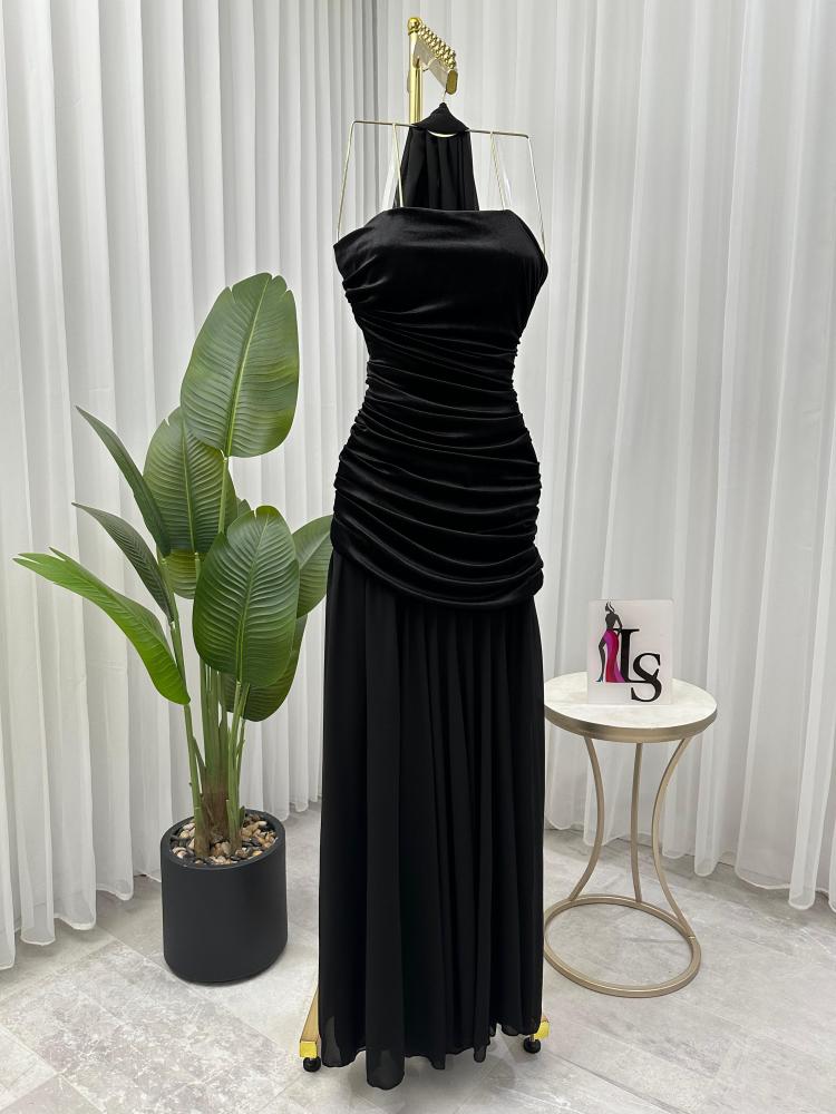 فستان اسود مخمل كوري شيفون