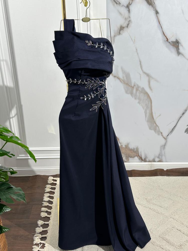 فستان سهره دارك بلو مطرز من الخصر والصدر