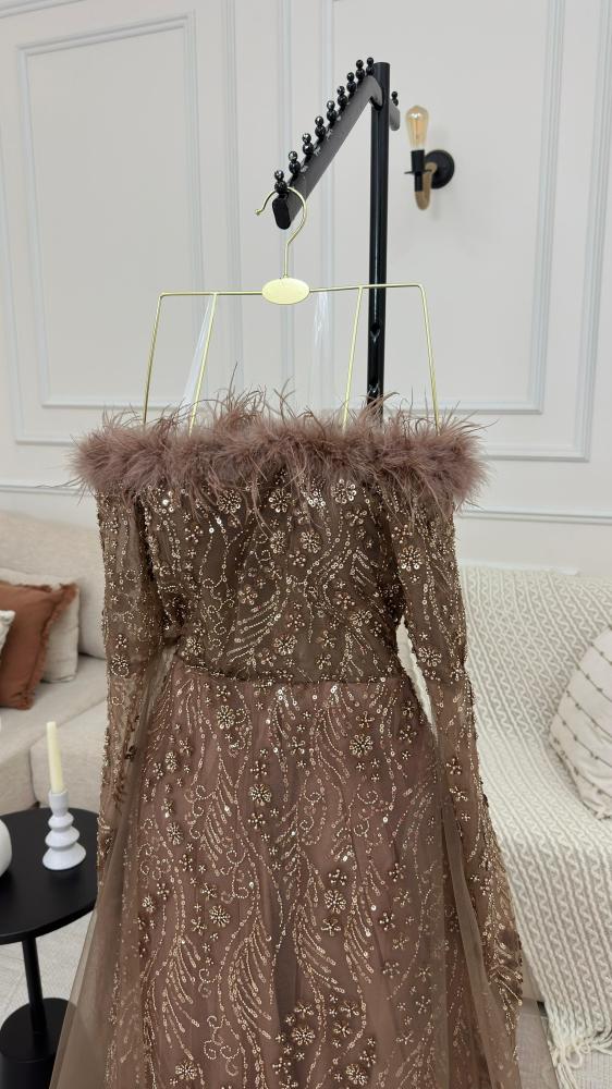 فستان تل مطرز بخرز بني