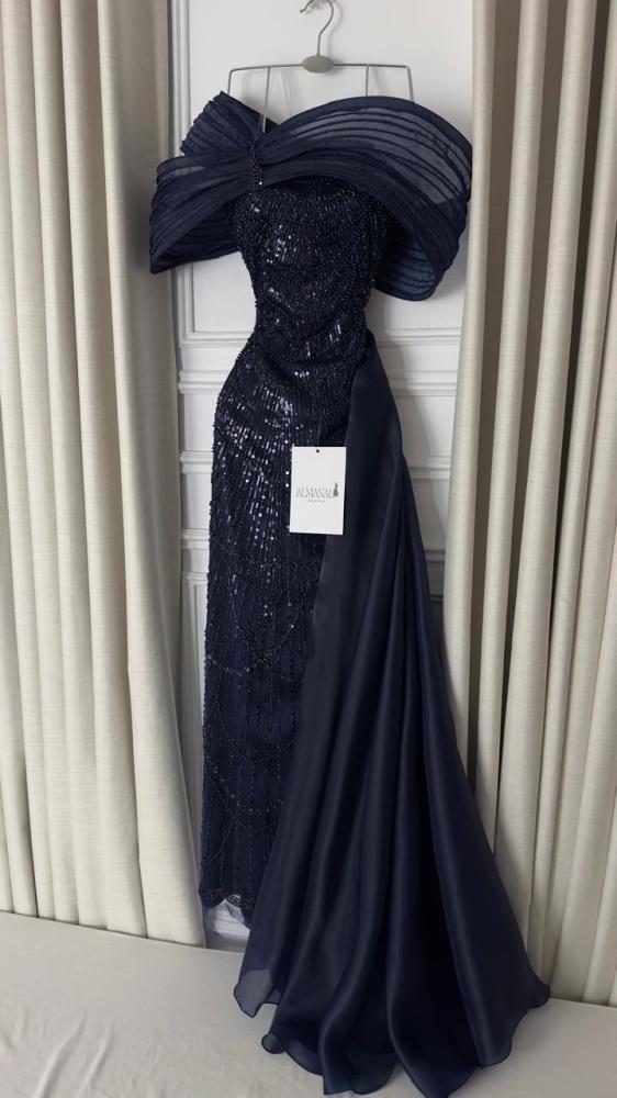 فستان سهرة كحلي ملكي تطريز وذيل اورجنزا