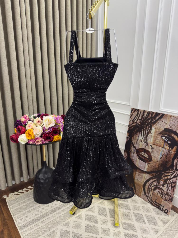 فستان اسود قصير ترتر