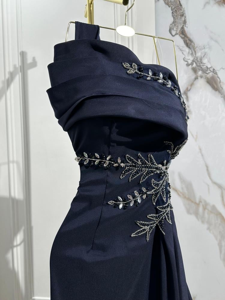 فستان سهره دارك بلو مطرز من الخصر والصدر