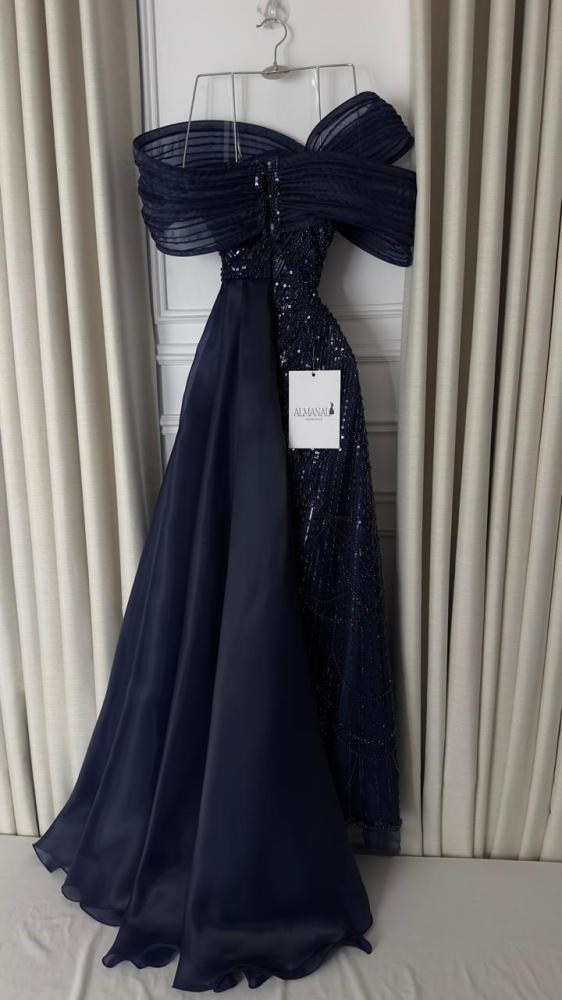 فستان سهرة كحلي ملكي تطريز وذيل اورجنزا