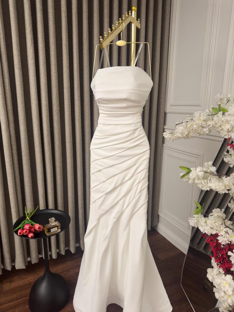 فستان ناعم كسرات ابيض