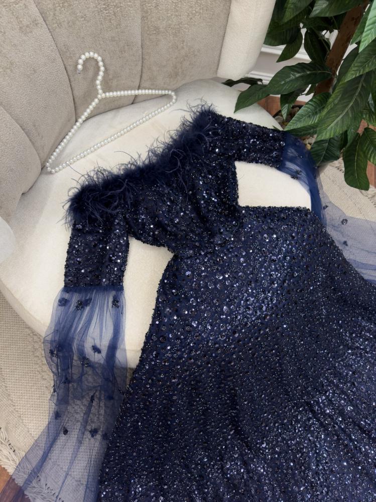 تل مطرز بخرز كحلي