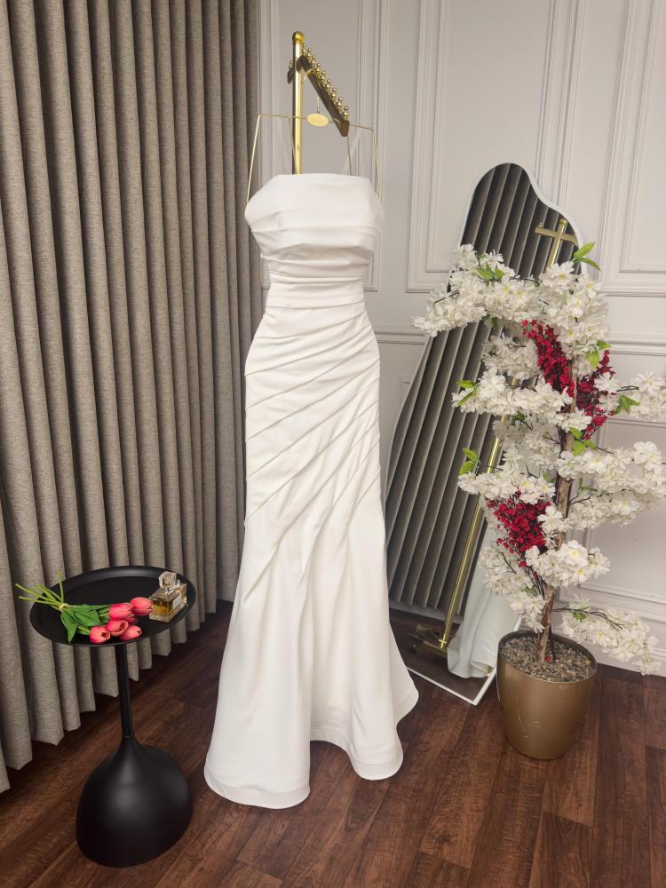 فستان ناعم كسرات ابيض