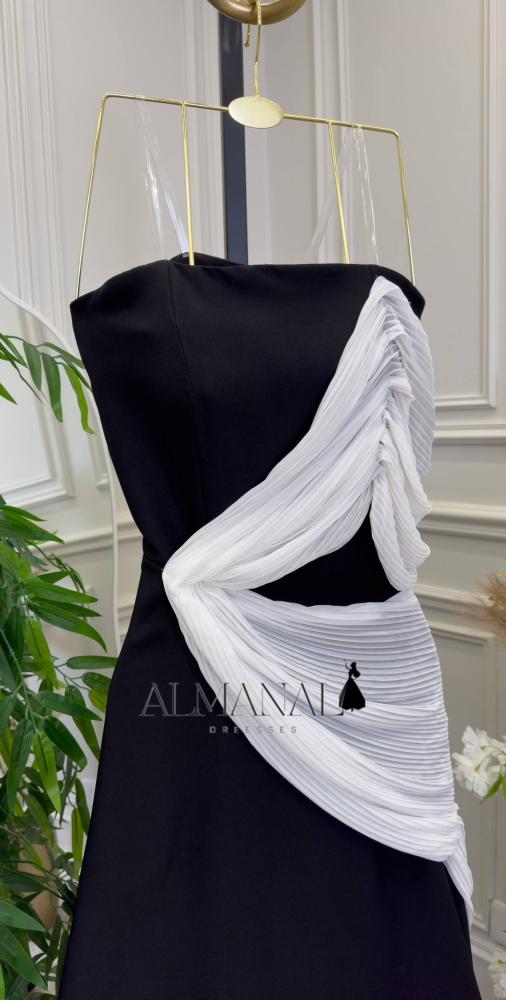 فستان أسود كريب بكشاكش بيضاء