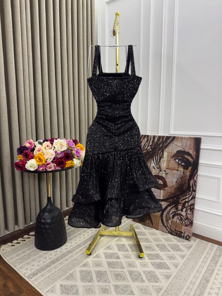 فستان اسود قصير ترتر