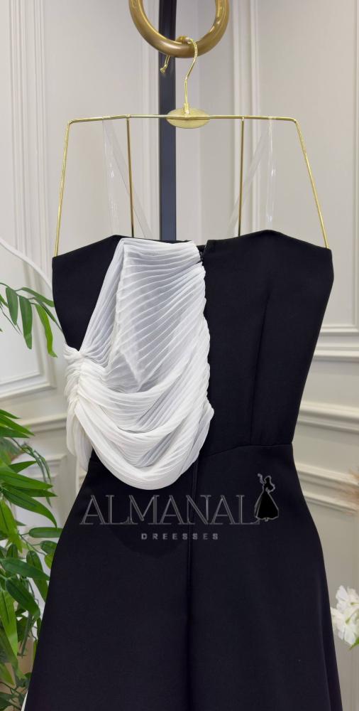 فستان أسود كريب بكشاكش بيضاء