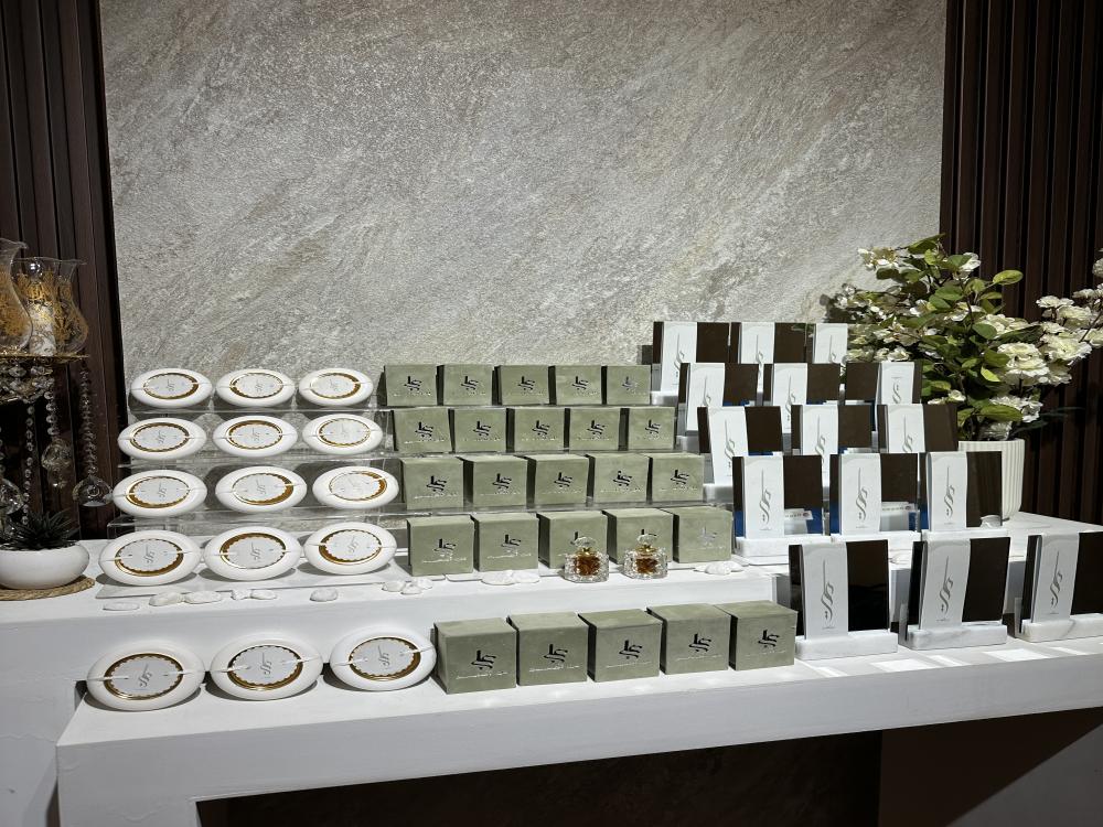 بكج من مرايا نقوة الرخامية