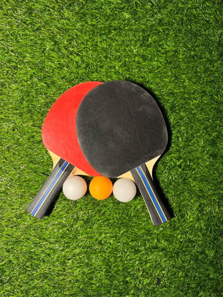 طقم مضرب تنس طاولة + 3 كرات