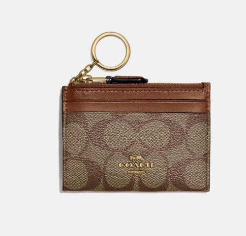 Coach Mini Skinny Id Case تتوفر بالطلب من 2-3 اساب...