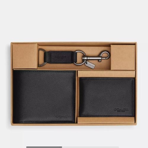 كوتش طقم محفظه رجالي مع ميداليه Boxed 3 In 1 Walle...