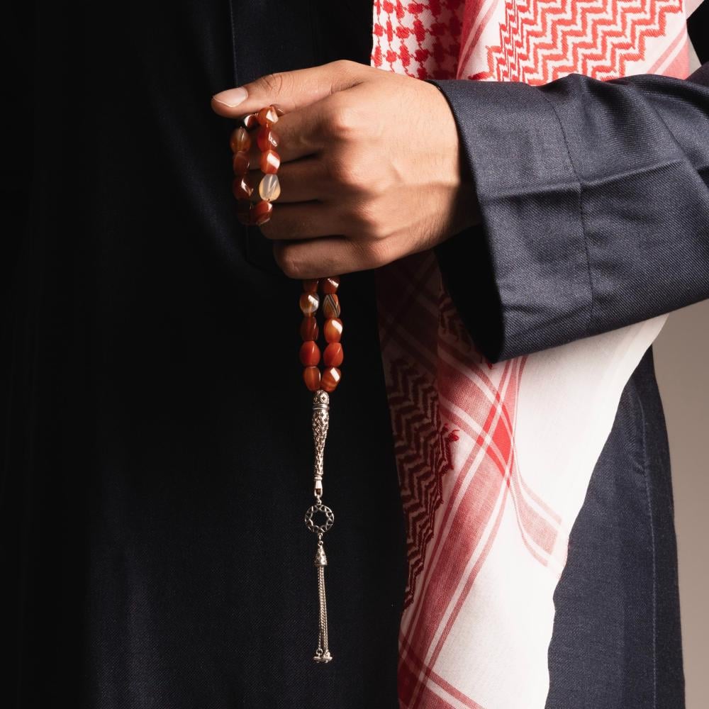 السبحة الرجالية: رحلة عبر التاريخ ومن هم الرواد؟
